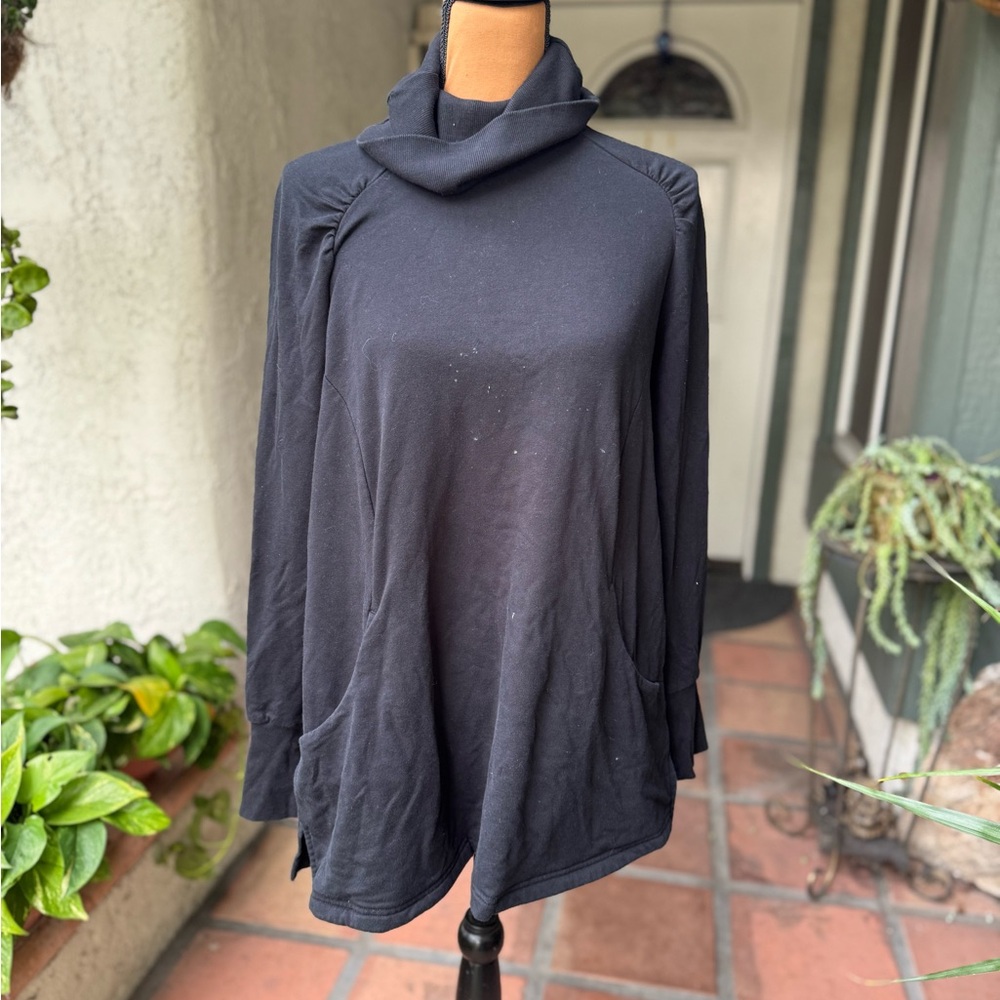 Adventura Black Salerno Top
